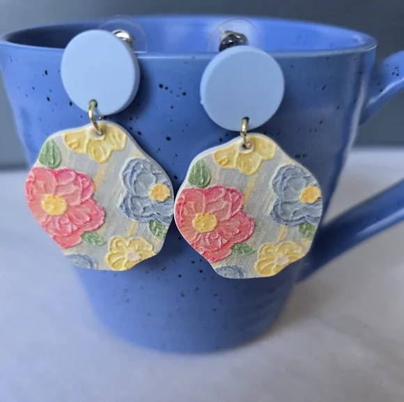 Flowerful‎ Colorful Embossed Acrylic Earrings with Blue Studs - Picture 10 of 12